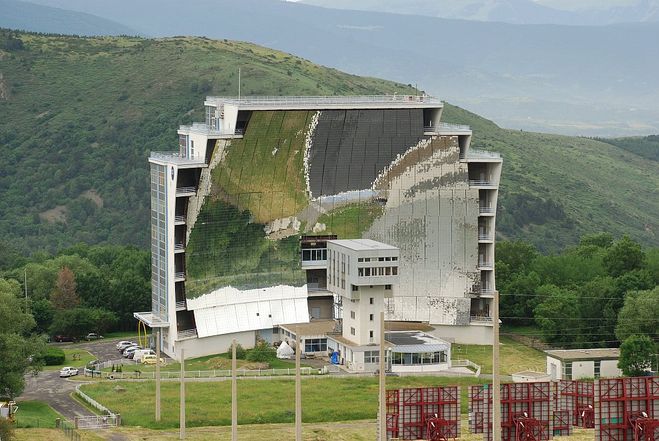 Промышленная солнечная печь