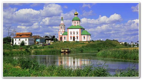 Река Каменка в городе Суздаль